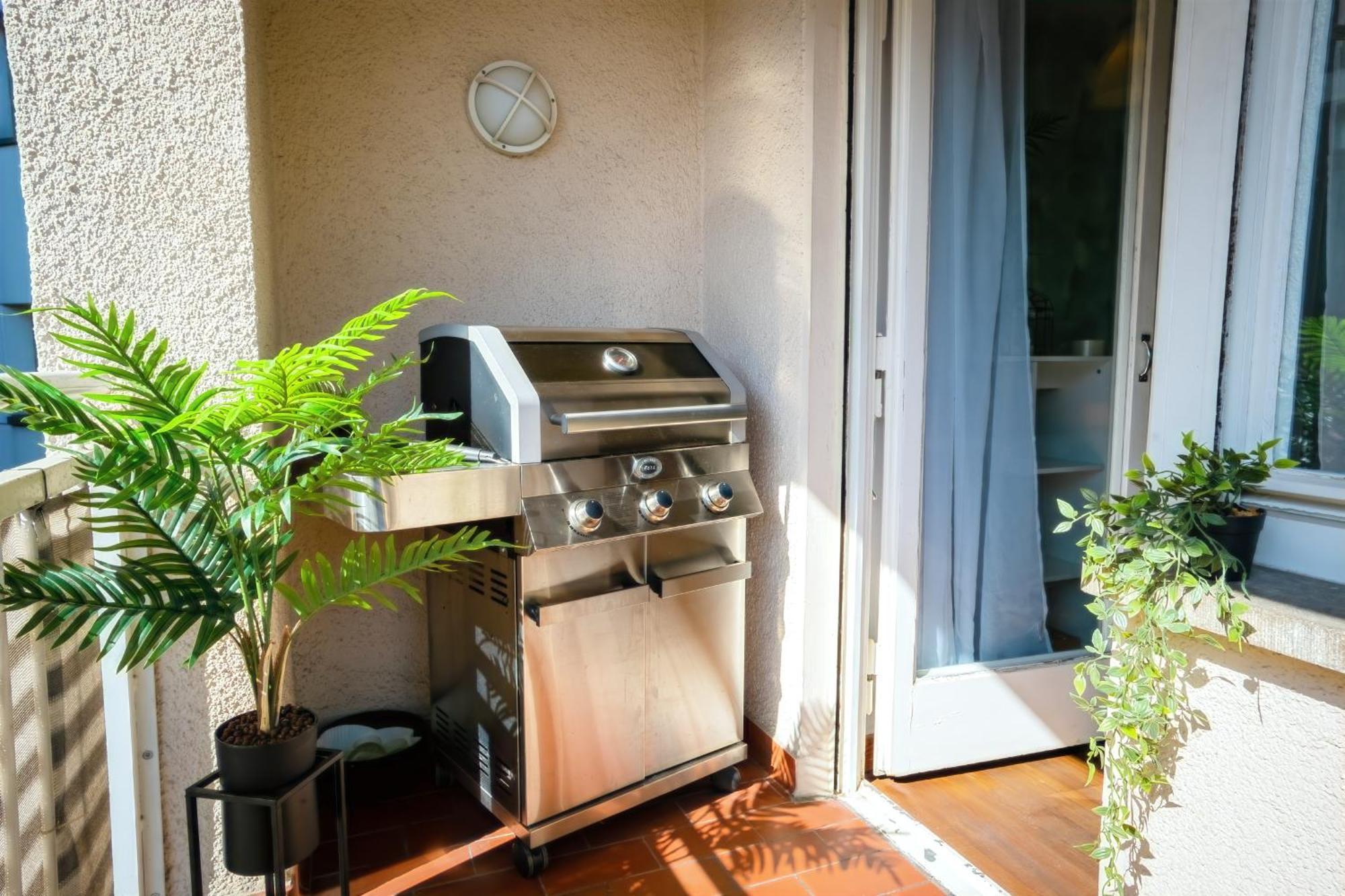 The Big Muenster Fuer Bis Zu 12, Whirlpool, Sauna, Zentral, Tischfussball, Balkon, Gasgrill Ulm Exterior photo